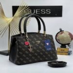 Marka Logolu Deri Fermuar Kapamalı Bölmeli Çanta Siyah